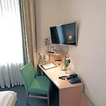 Am Hofgarten 3* Dusseldorf