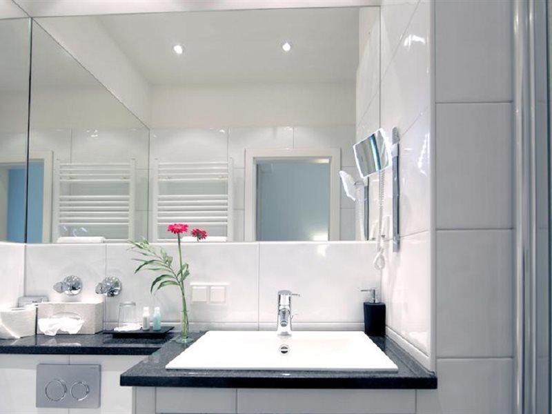 Am Hofgarten 3* Dusseldorf